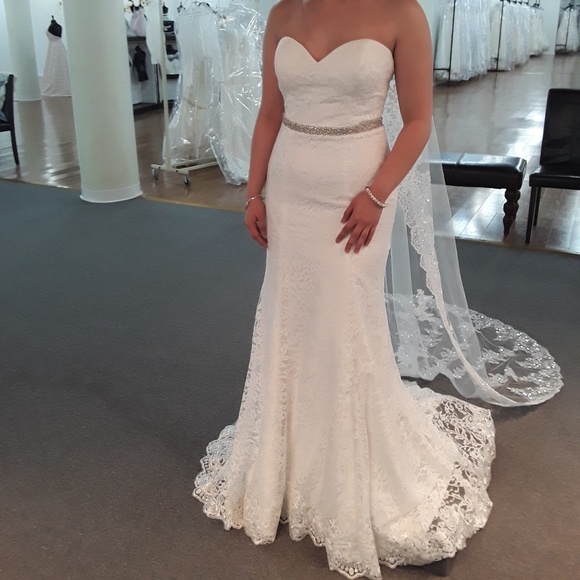 Dresses & Skirts - Wedding gown